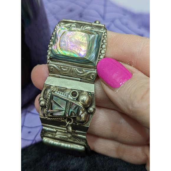 Vintage Taxco, Link Style Bracelet with Abalone Carved Heads and Blocks - Picture 5 of 9